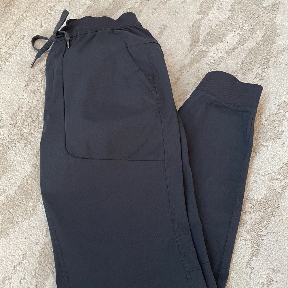 Lululemon ABC Jogger in Charcoal